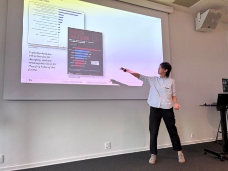 Jiahe Chu presenting STORE research results